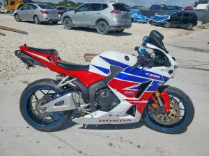 2013 HONDA CBR CYCLE