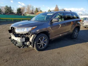 2017 TOYOTA HIGHLANDER