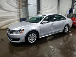 2013 VOLKSWAGEN PASSAT