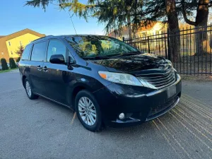 2014 TOYOTA SIENNA