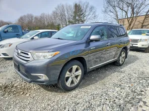 2011 TOYOTA HIGHLANDER