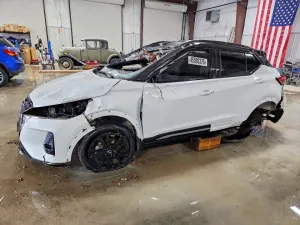 2024 NISSAN KICKS
