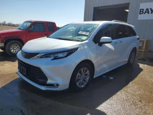 2022 TOYOTA SIENNA