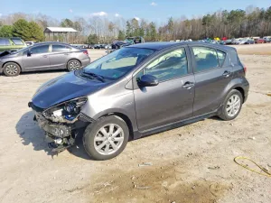 2017 TOYOTA PRIUS C T