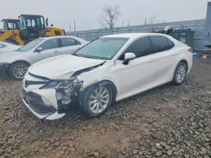 2019 TOYOTA CAMRY