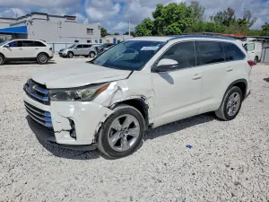 2017 TOYOTA HIGHLANDER