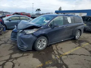 2024 TOYOTA SIENNA
