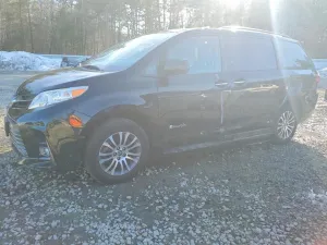 2018 TOYOTA SIENNA