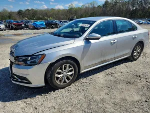 2017 VOLKSWAGEN PASSAT