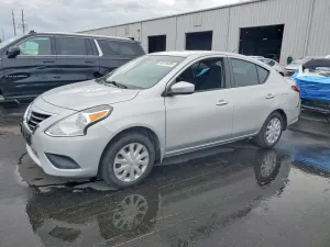 2017 NISSAN VERSA