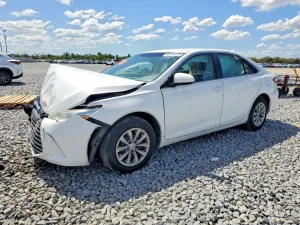 2016 TOYOTA CAMRY