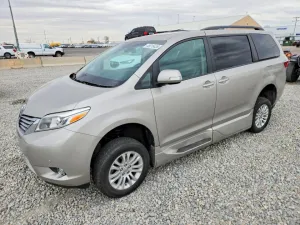 2016 TOYOTA SIENNA