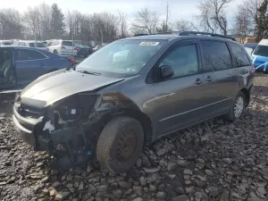 2004 TOYOTA SIENNA