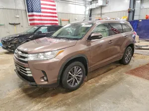 2017 TOYOTA HIGHLANDER