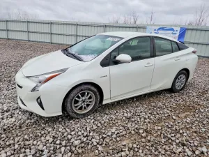 2016 TOYOTA PRIUS