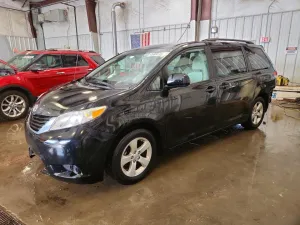 2014 TOYOTA SIENNA