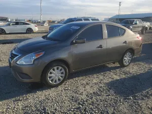 2017 NISSAN VERSA
