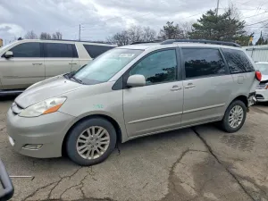 2010 TOYOTA SIENNA