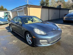 2013 PORSCHE PANAMERA