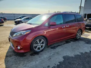 2017 TOYOTA SIENNA
