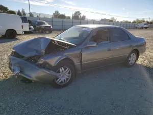 2001 TOYOTA CAMRY