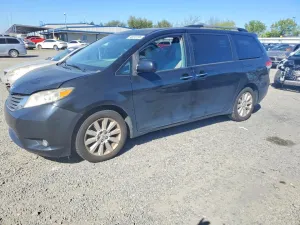 2011 TOYOTA SIENNA
