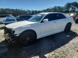 2019 CHRYSLER 300