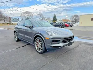 2020 PORSCHE CAYENNE