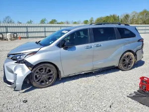 2024 TOYOTA SIENNA