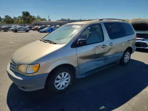 2001 TOYOTA SIENNA