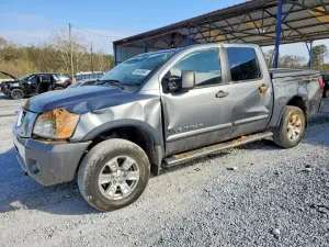2013 NISSAN TITAN