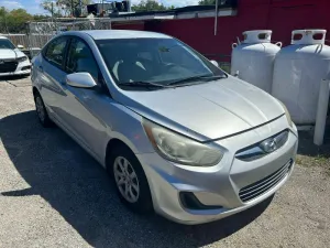 2012 HYUNDAI ACCENT