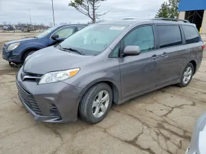 2018 TOYOTA SIENNA