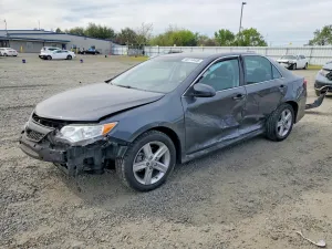 2014 TOYOTA CAMRY