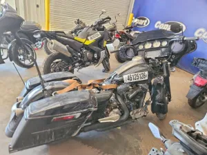 2016 HARLEY-DAVIDSON FL