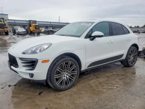 2015 PORSCHE MACAN