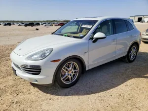 2014 PORSCHE CAYENNE