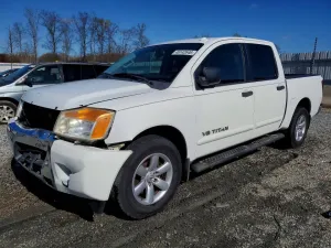 2013 NISSAN TITAN