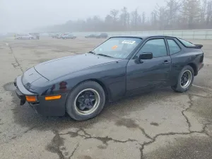 PORSCHE 944