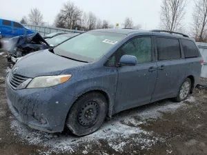 2014 TOYOTA SIENNA