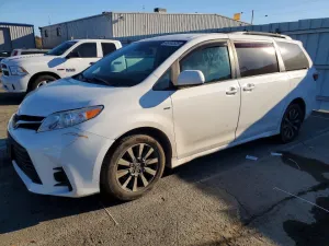 2018 TOYOTA SIENNA
