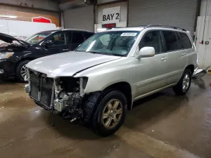 2004 TOYOTA HIGHLANDER