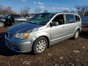 2013 CHRYSLER TOWN & CO