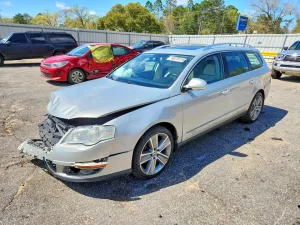 2010 VOLKSWAGEN PASSAT