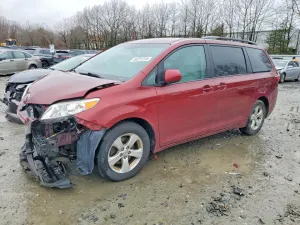 2017 TOYOTA SIENNA