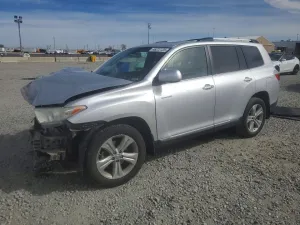 2013 TOYOTA HIGHLANDER