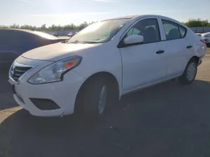 2017 NISSAN VERSA