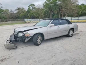 2003 LINCOLN TOWNCAR