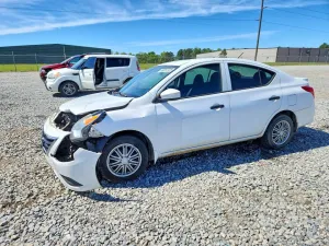 2016 NISSAN VERSA