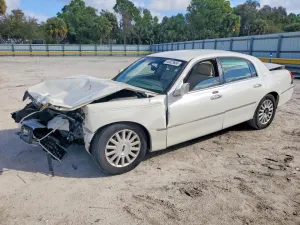 2003 LINCOLN TOWNCAR